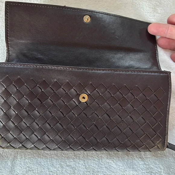 $1000 Bottega Veneta Brown Flap Wallet - Picture 3 of 7